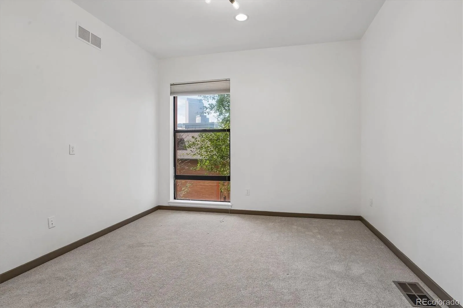 2347 Glenarm Place Denver CO 80205 | MLS #5245260 10212026085651 1600 14