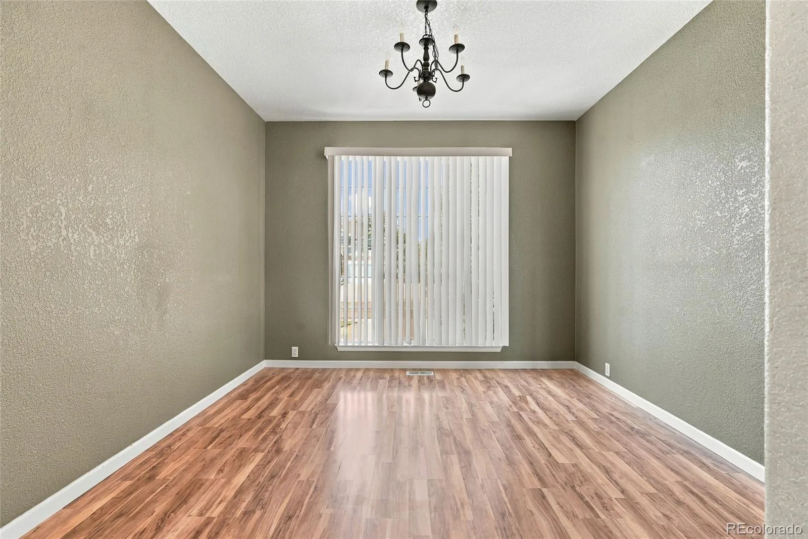 12225 Adams Street Thornton CO 80241 | MLS #8869514 10212026145811 1600 33