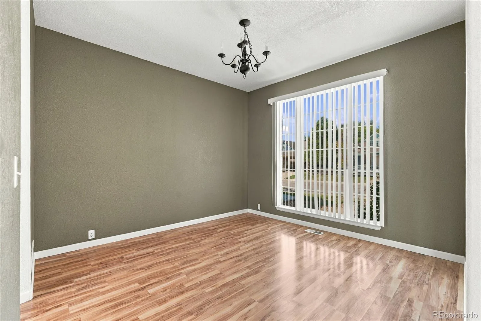12225 Adams Street Thornton CO 80241 | MLS #8869514 10212026145811 1600 34