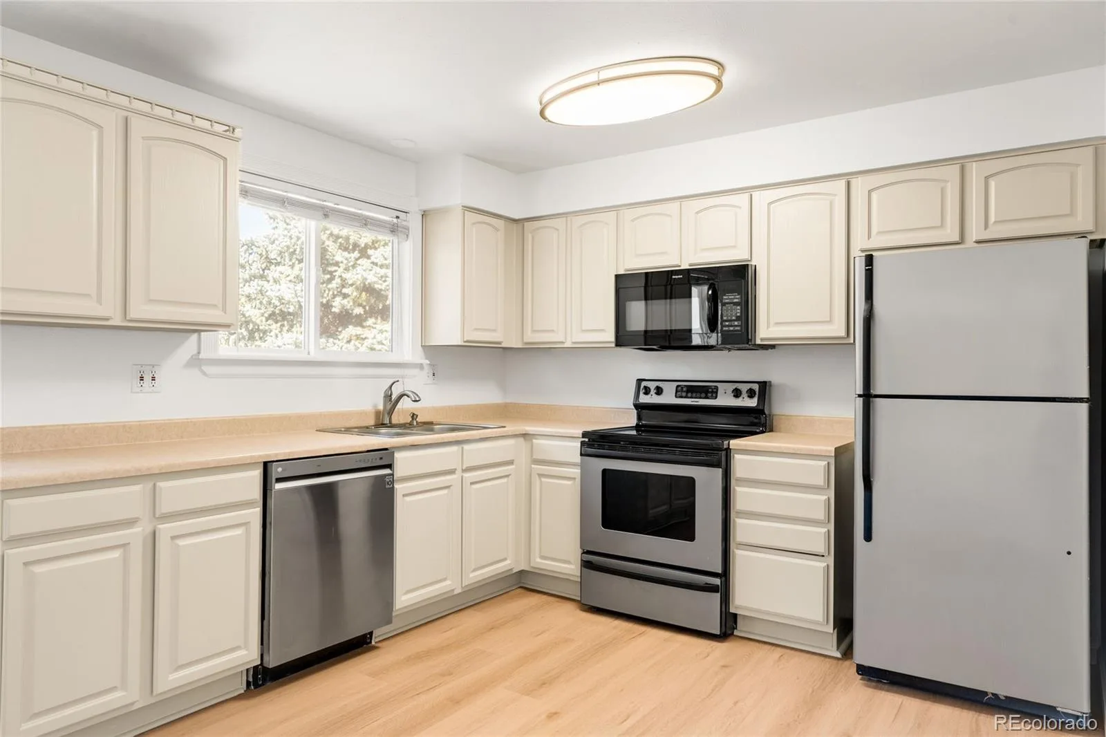8261 W Pomona Drive Arvada CO 80005 | MLS #9306829 10212026123259 1600 10