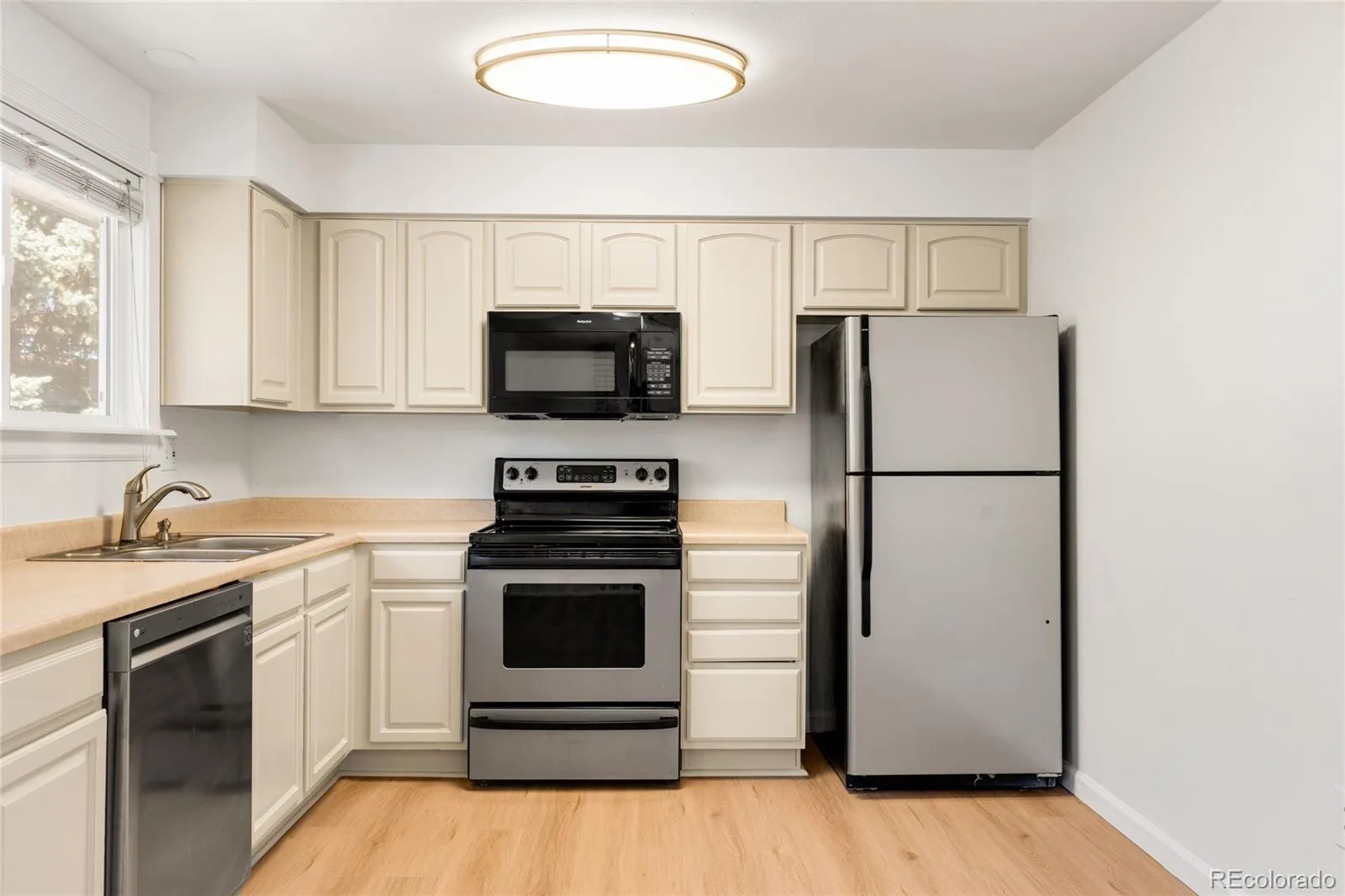 8261 W Pomona Drive Arvada CO 80005 | MLS #9306829 10212026123259 1600 9