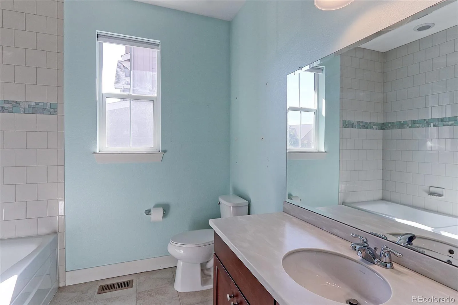 15865 Josephine E Circle Thornton CO 80602 | MLS #9702260 10212026115441 1600 15