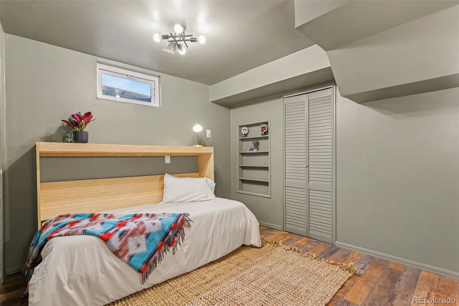 6910 Ruth Way Denver CO 80221 | MLS #9746985 10212026120555 1600 24