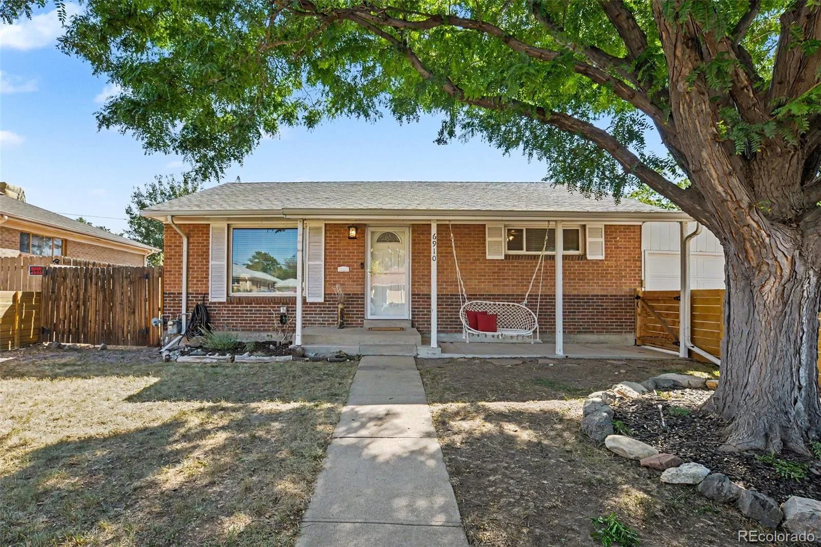 6910 Ruth Way Denver CO 80221 | MLS #9746985 10212026120555 1600 41