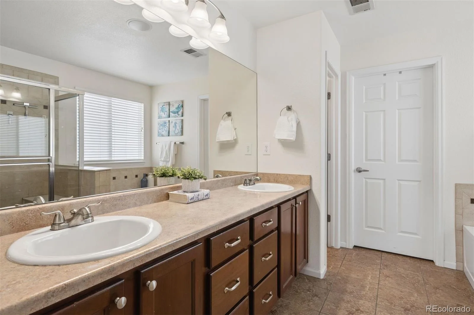 15122 Fillmore Way Thornton CO 80602 | MLS #9858911 10212026112940 1600 21