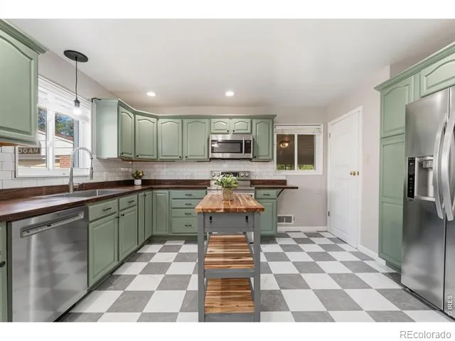 7270 Avrum Drive Denver CO 80221 | MLS #IR1062335 10202026065113 640 11