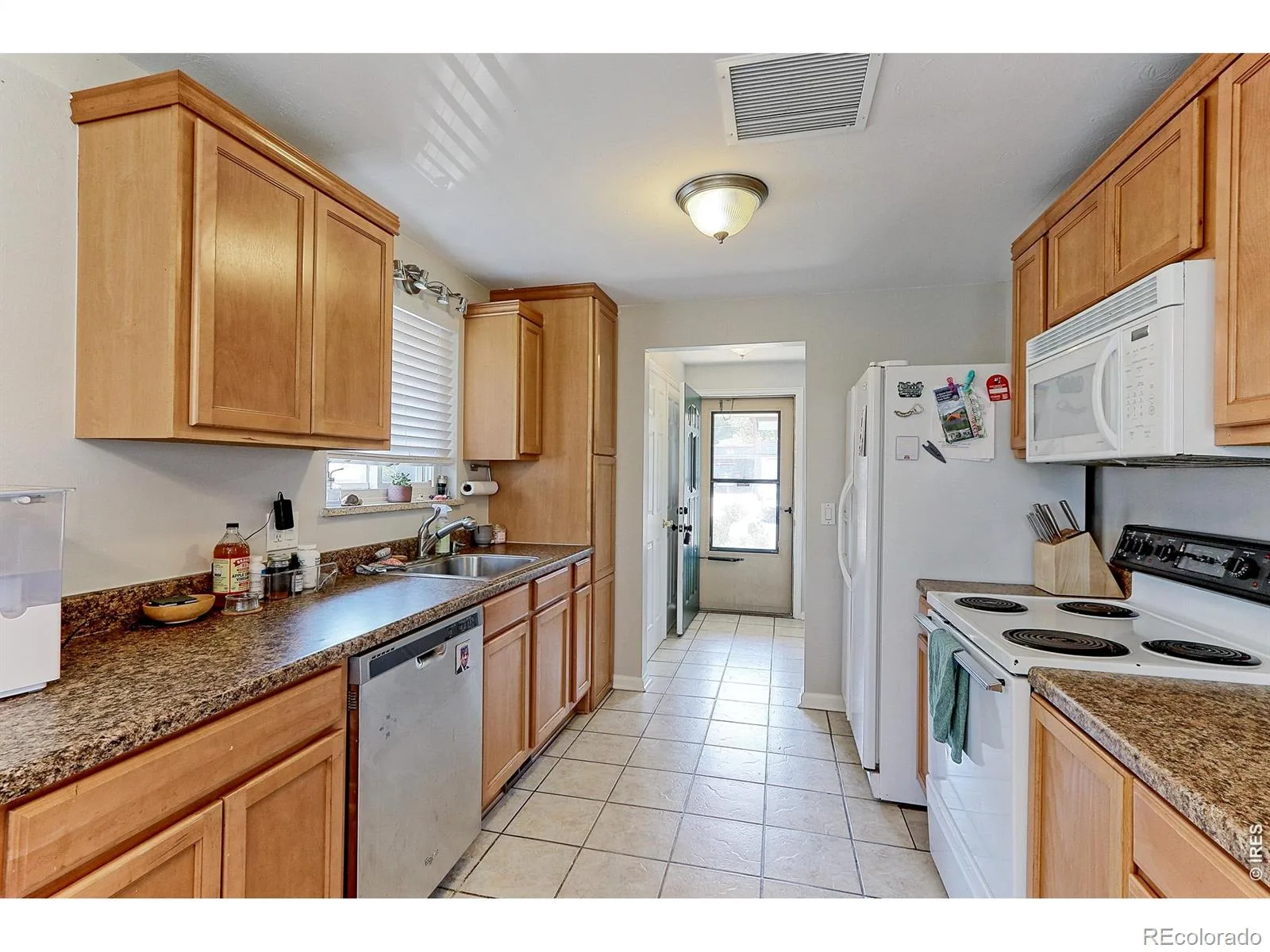7136 Otis Street Arvada CO 80003 | MLS #5619755 10202026055436 1600 4