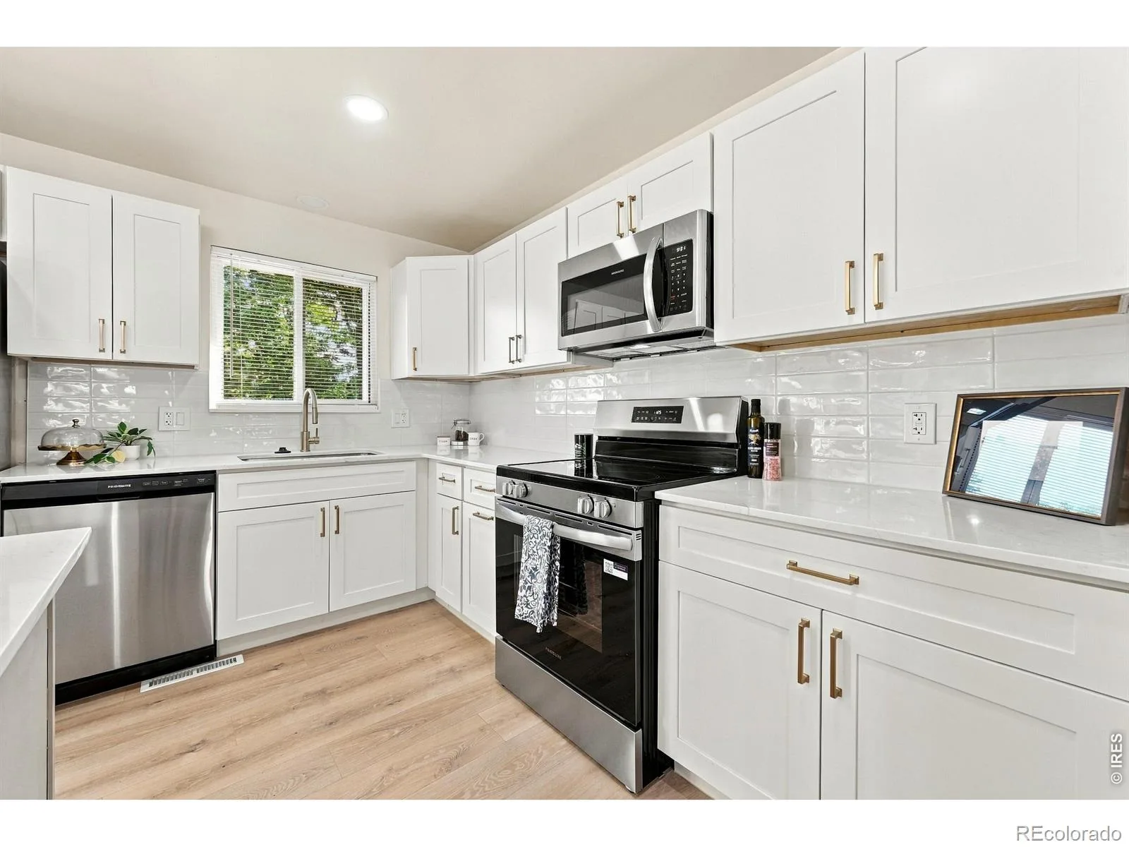 7402 S Upham Street Littleton CO 80128 | MLS #IR1068964 10202026053724 1600 9