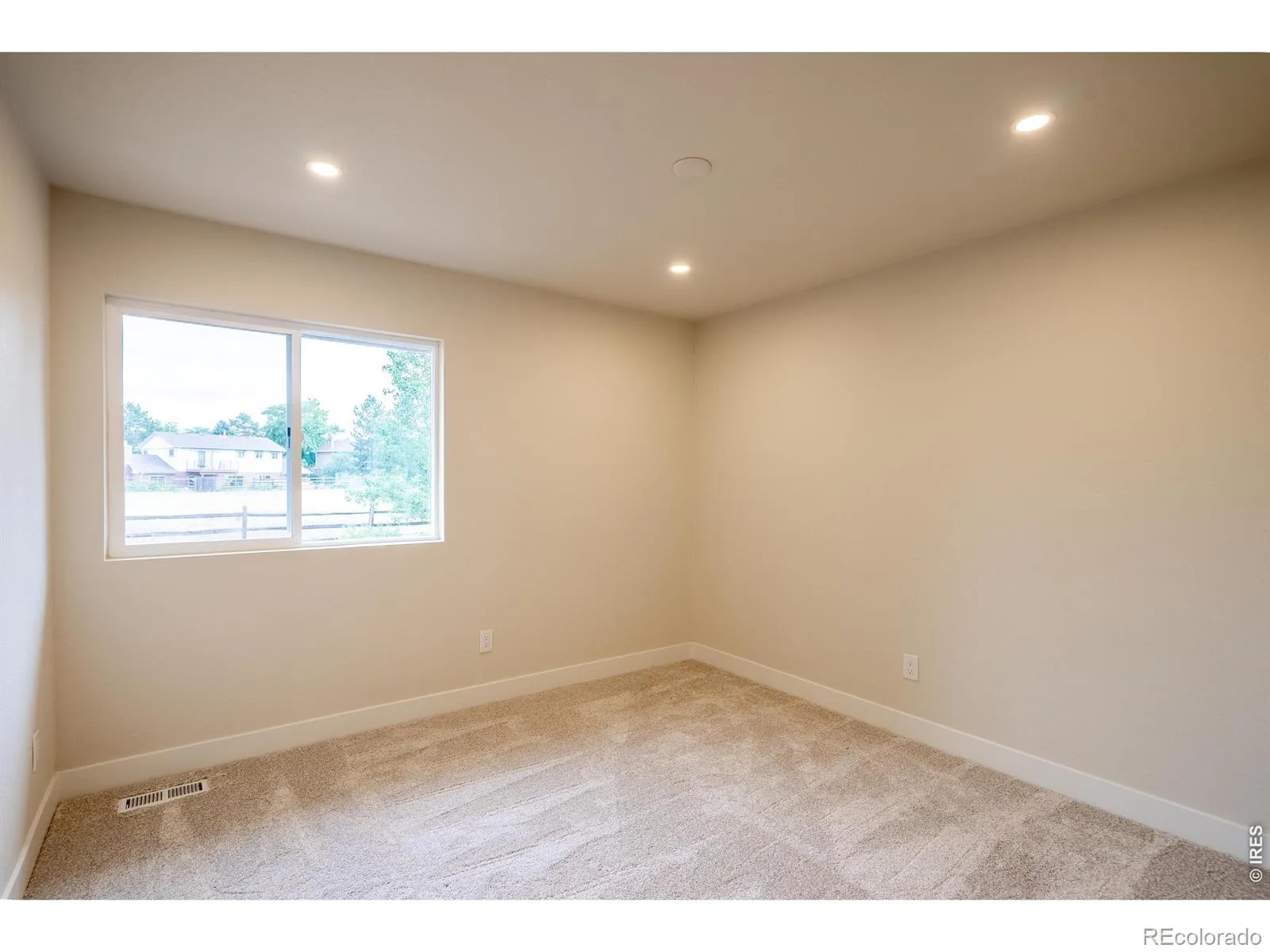 7706 S Madison Circle Centennial CO 80122 | MLS #IR1069057 10202026052858 1600 35