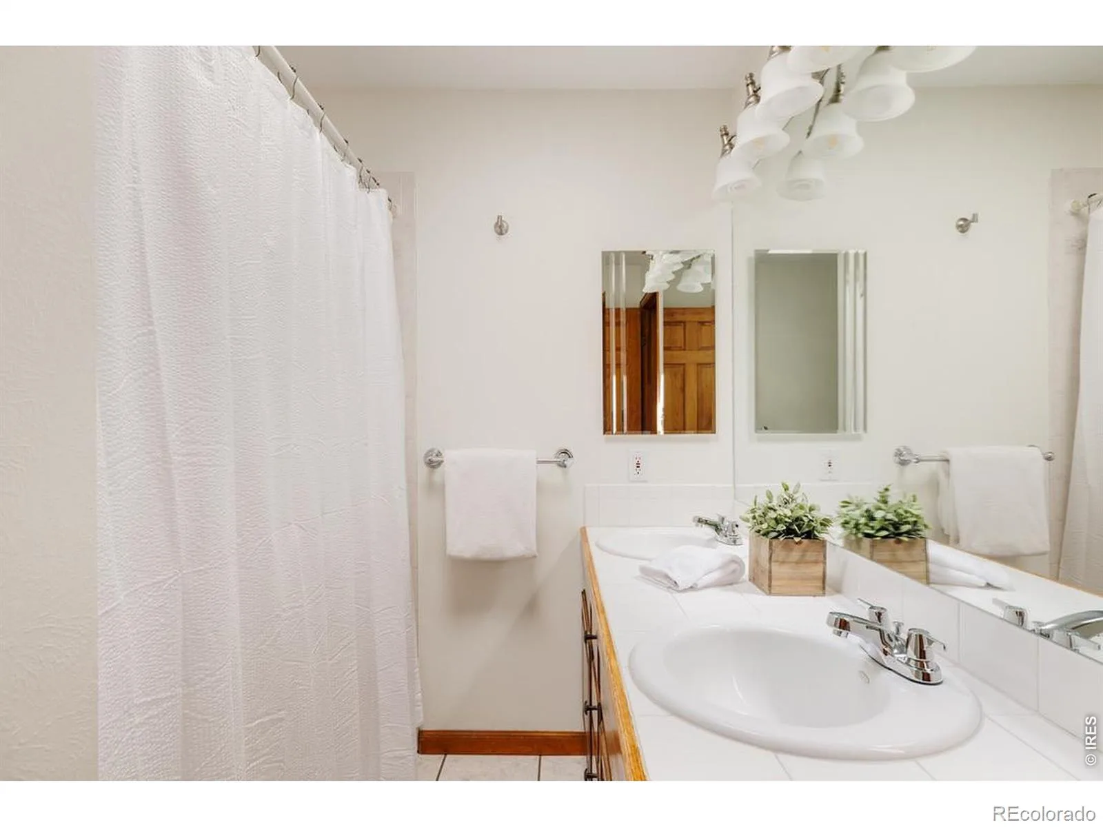 13705 Braun Road Golden CO 80401 | MLS #IR1069145 10202026083927 1600 28