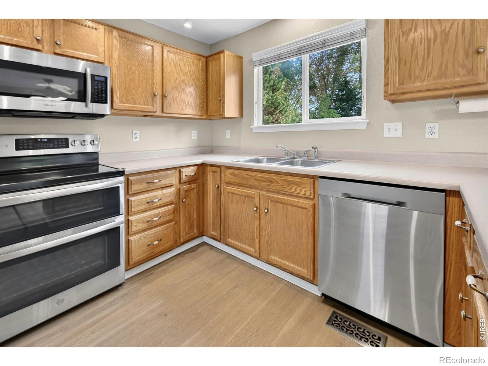 2357 E 116th Place Thornton CO 80233 | MLS #IR1069554 10202026095625 1600 10