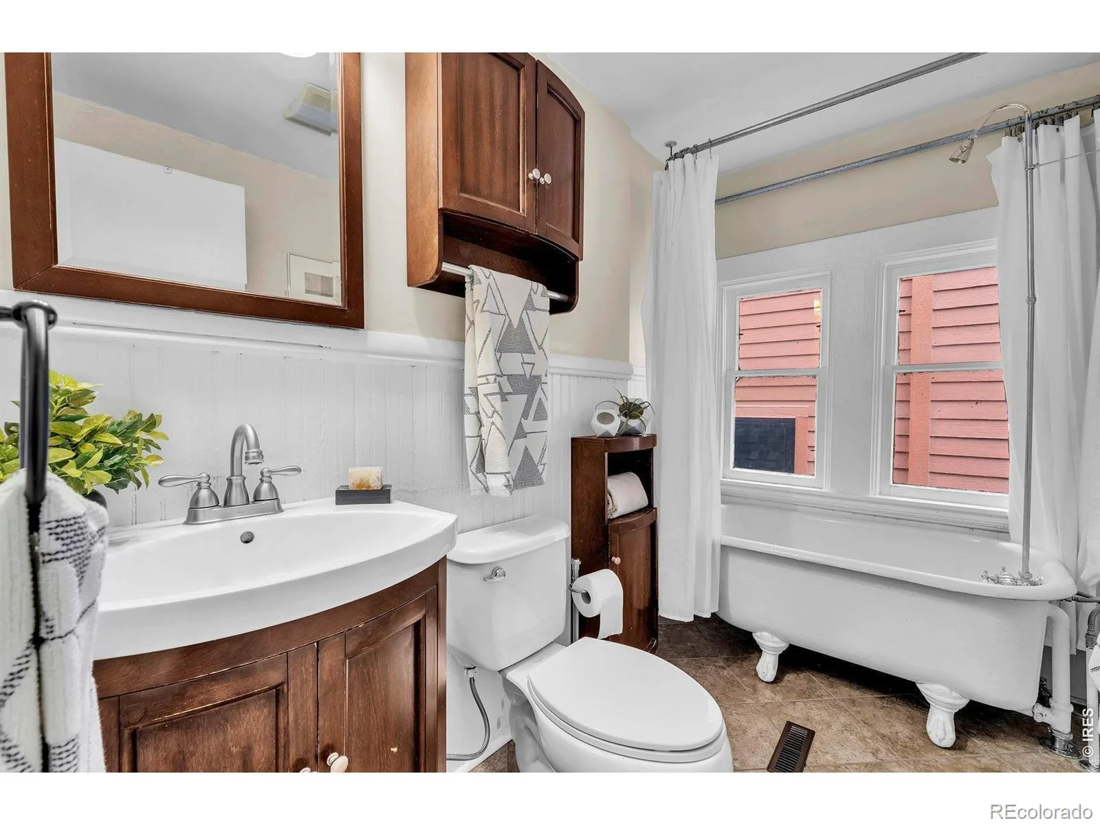 1876 Race Street Denver CO 80206 | MLS #IR1069665 10202026094608 1600 22