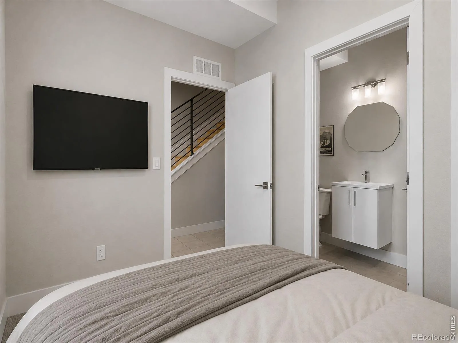 3245 W 17th Avenue #2 Denver CO 80204 | MLS #IR1070153 10212026075447 1600 11