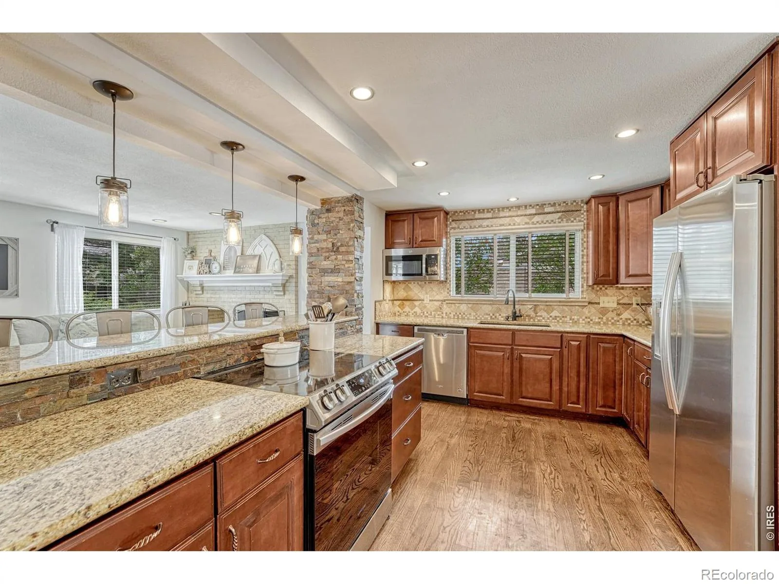 7325 W Clifton Avenue Littleton CO 80128 | MLS #IR1070189 10202026040541 1600 1