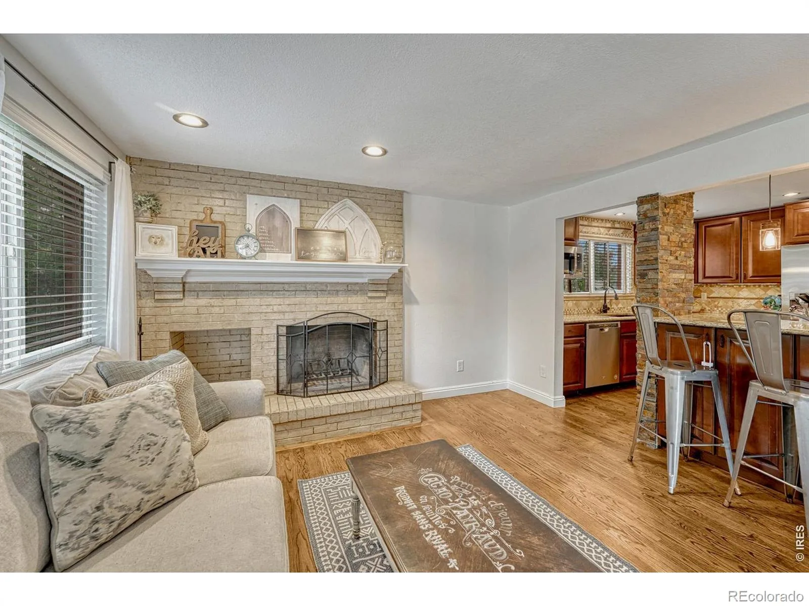 7325 W Clifton Avenue Littleton CO 80128 | MLS #IR1070189 10202026040541 1600 14