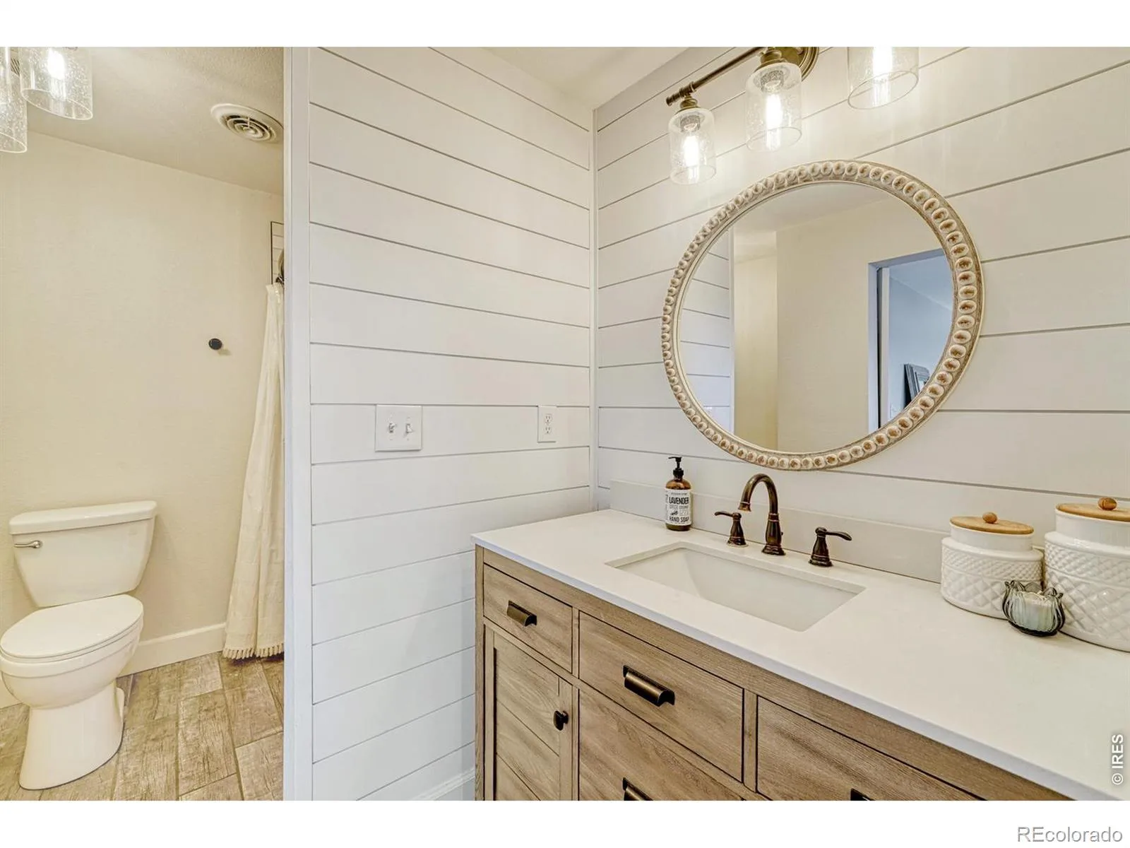 7325 W Clifton Avenue Littleton CO 80128 | MLS #IR1070189 10202026040541 1600 18