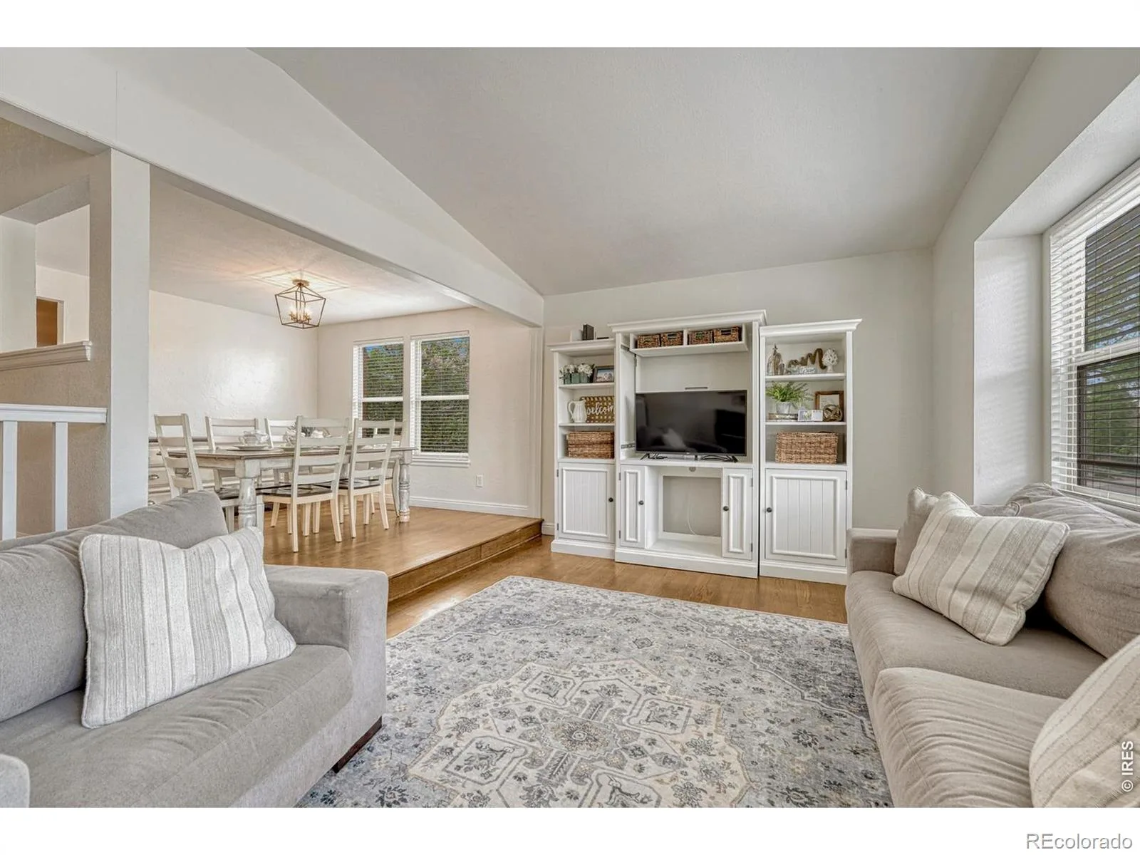 7325 W Clifton Avenue Littleton CO 80128 | MLS #IR1070189 10202026040541 1600 3
