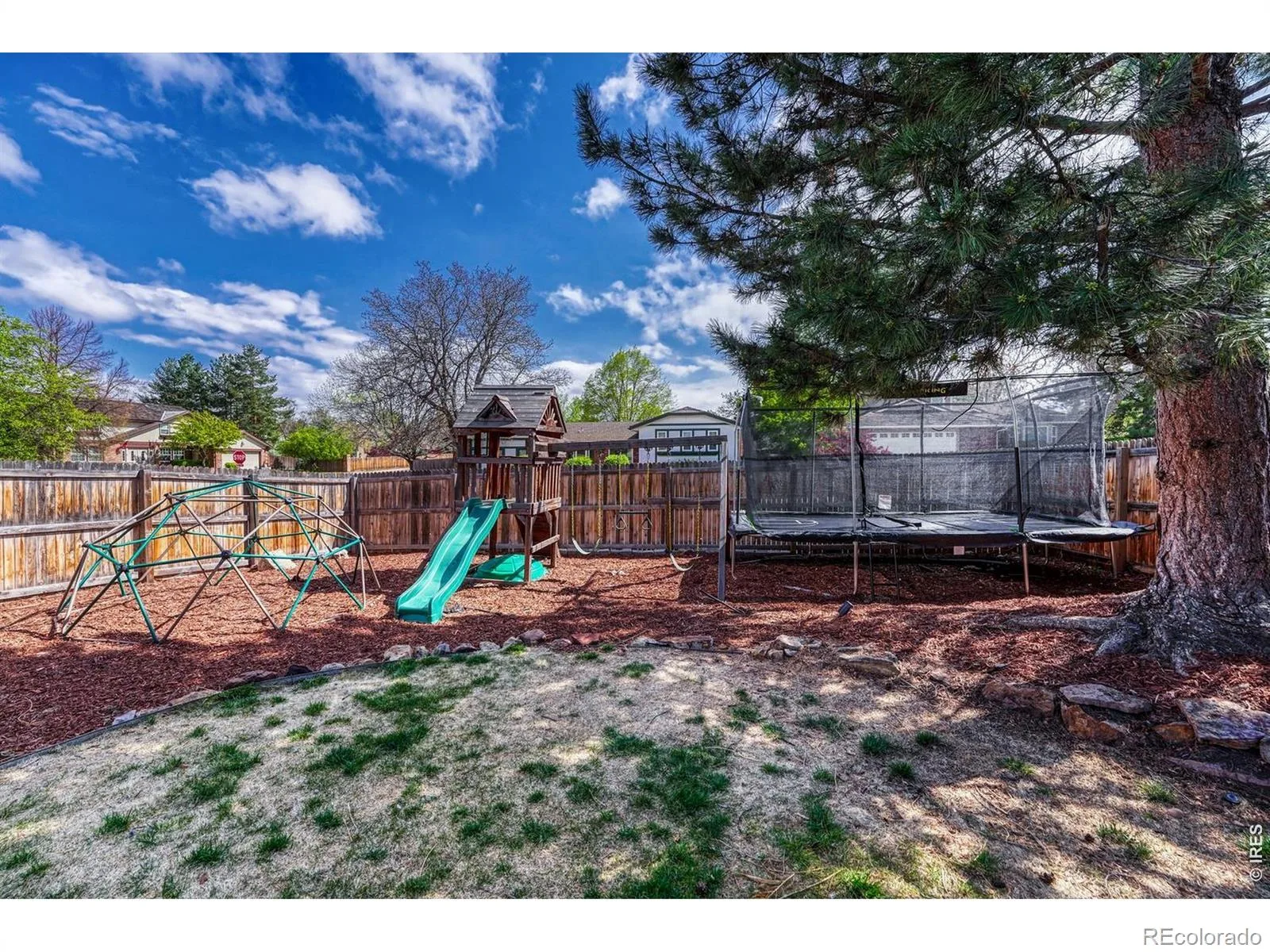 7325 W Clifton Avenue Littleton CO 80128 | MLS #IR1070189 10202026040541 1600 35
