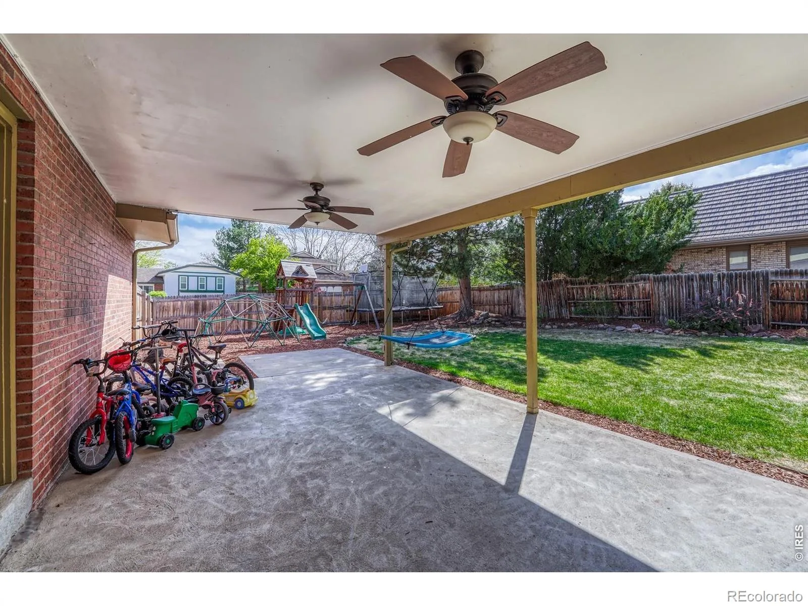 7325 W Clifton Avenue Littleton CO 80128 | MLS #IR1070189 10202026040541 1600 36