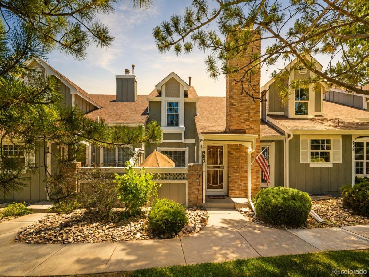 903 S Fairplay Street Aurora CO 80012 | MLS #REC1502722 MLS #REC1502722 image #0