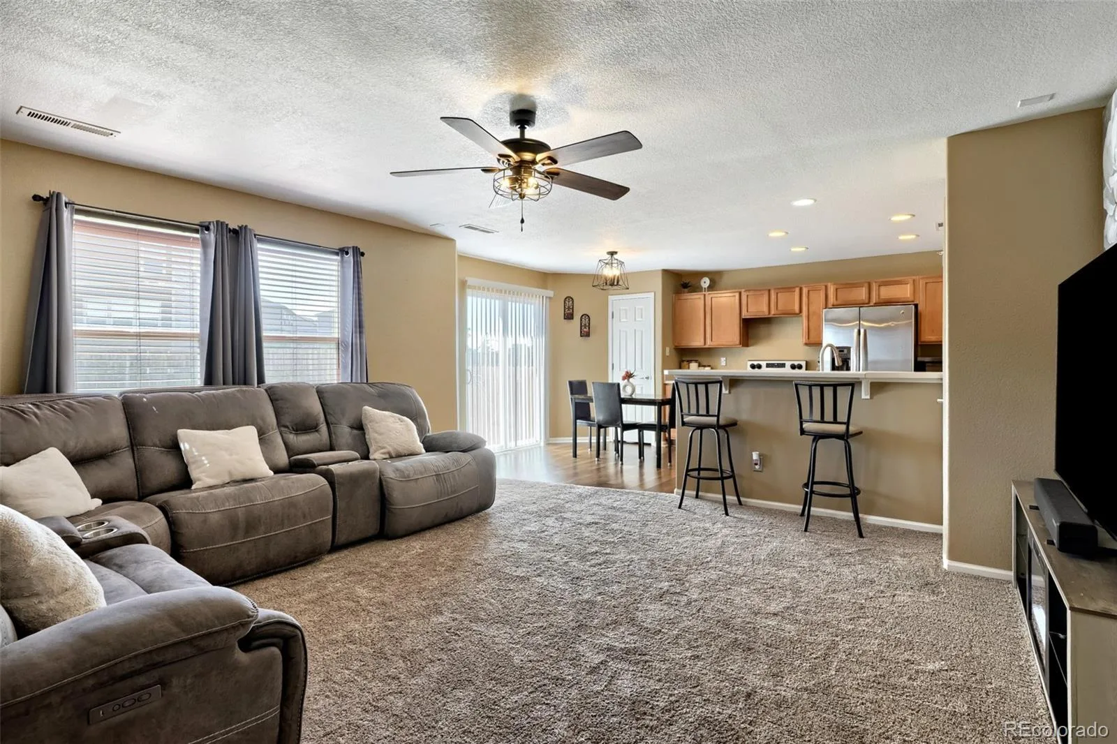 897 Willow Drive Brighton CO 80603 | MLS #REC1505132 07062026201536 1600 3