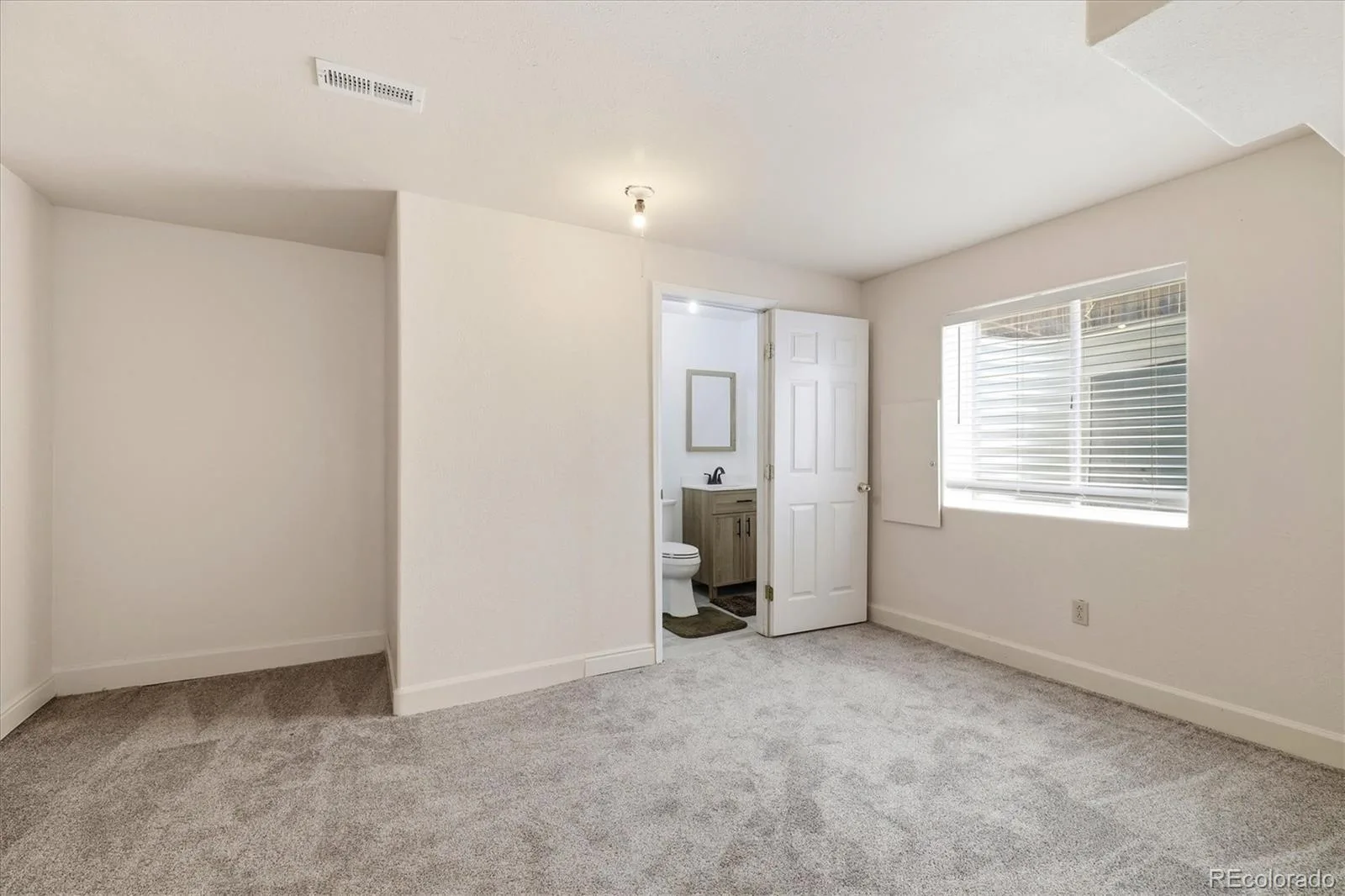 9261 Jackson Street Thornton CO 80229 | MLS #REC1505828 07092026154739 1600 30