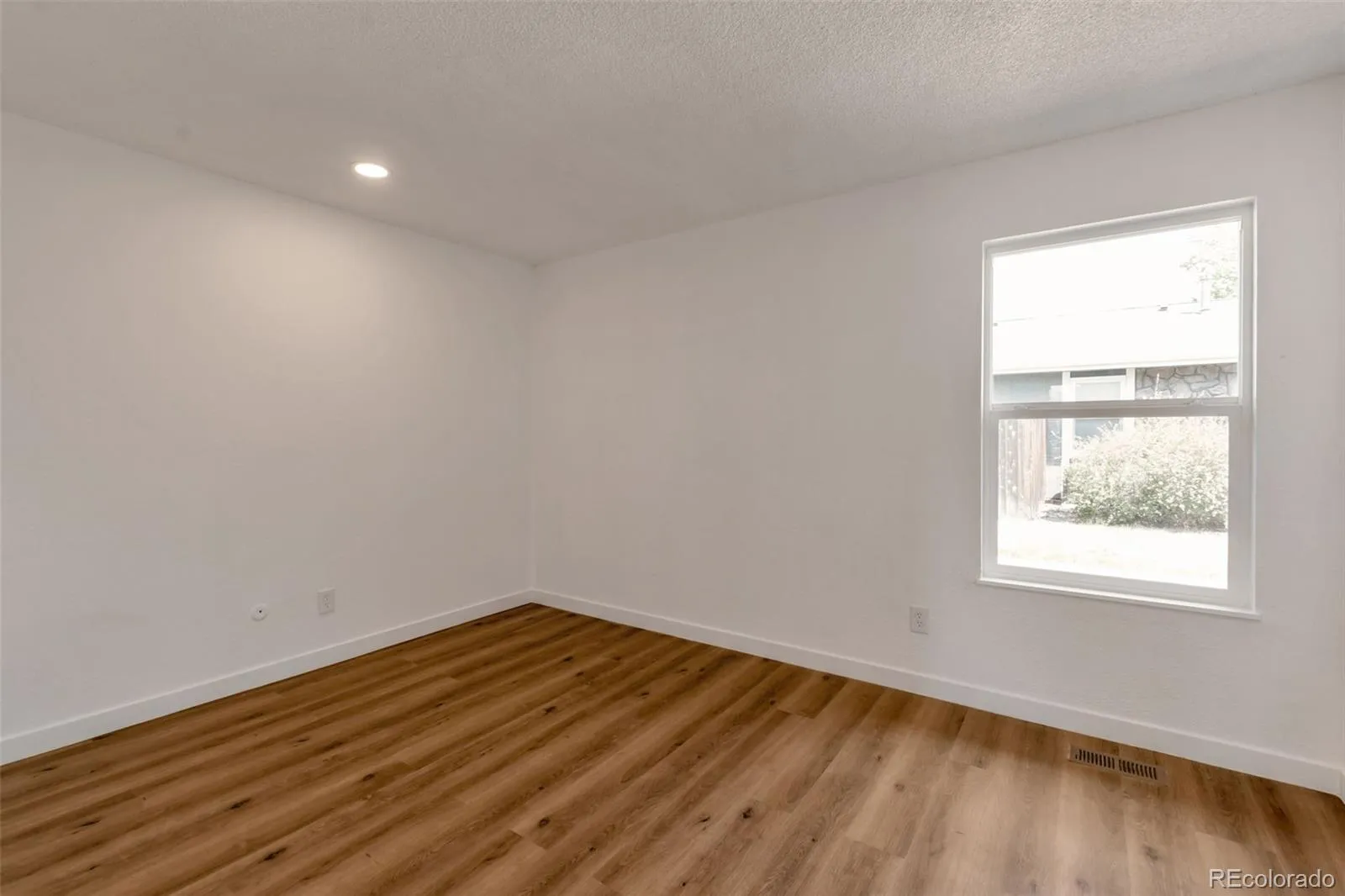 9901 E Evans Avenue #17A Aurora CO 80247 MLS #REC1507527 05032026000519 1600 11