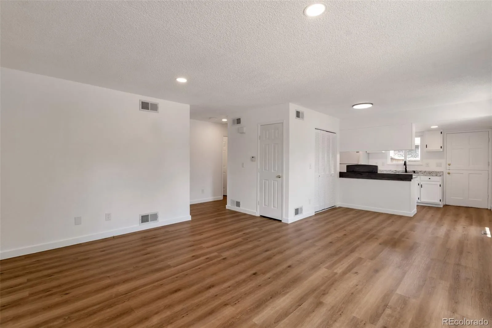 9901 E Evans Avenue #17A Aurora CO 80247 MLS #REC1507527 05032026000519 1600 3