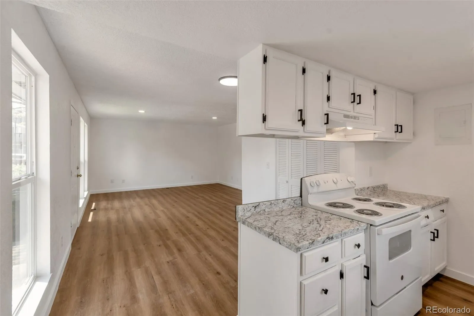 9901 E Evans Avenue #17A Aurora CO 80247 MLS #REC1507527 05032026000519 1600 6