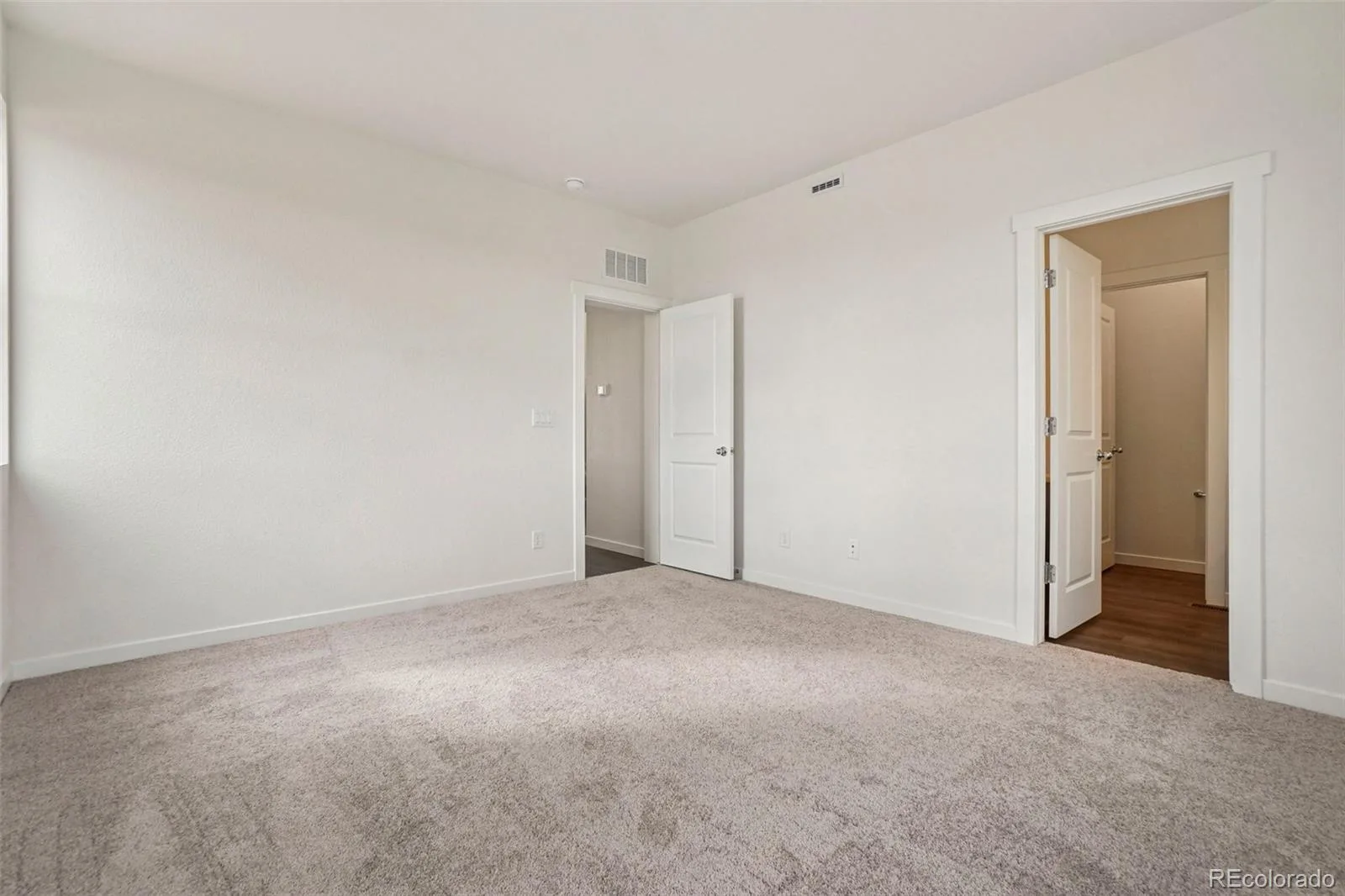 24141 E 54th Place Aurora CO 80019 | MLS #REC1507598 07302026225046 1600 19