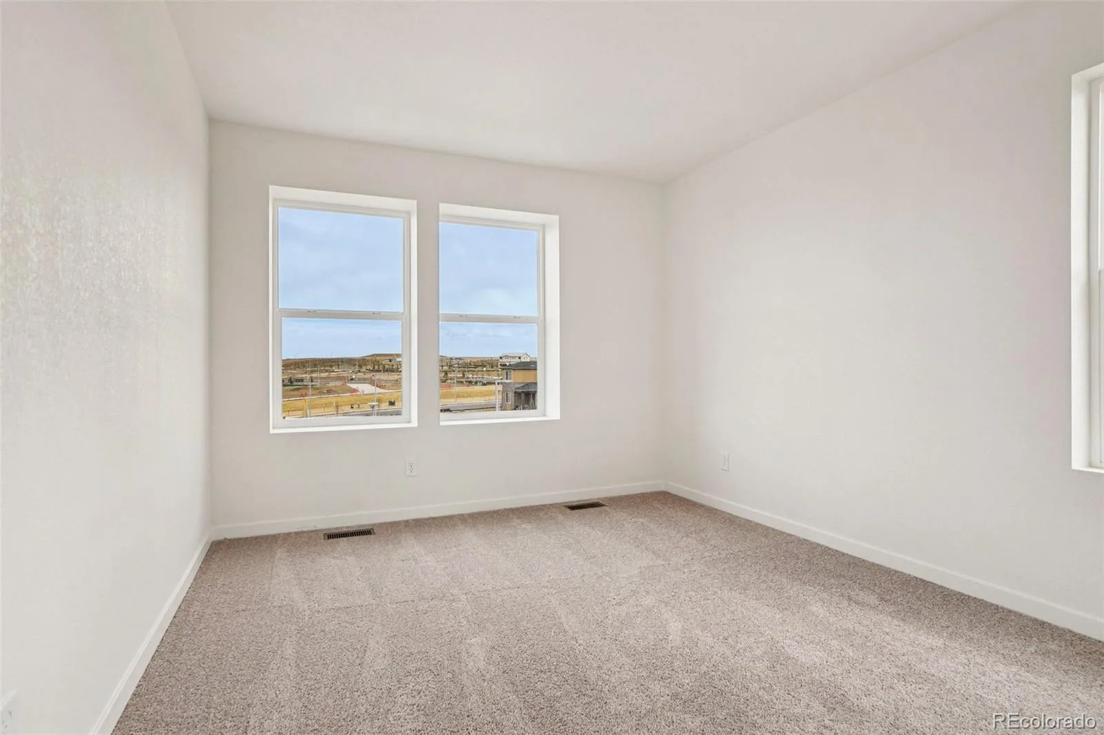 24141 E 54th Place Aurora CO 80019 | MLS #REC1507598 07302026225046 1600 29
