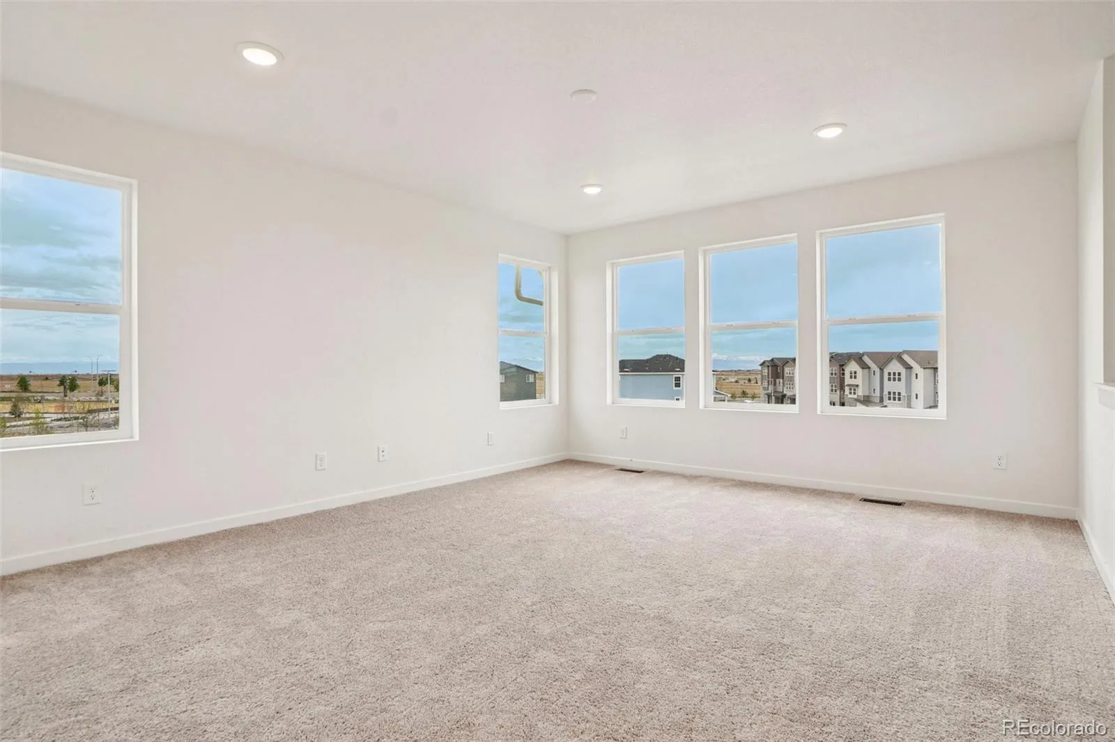 24141 E 54th Place Aurora CO 80019 | MLS #REC1507598 07302026225046 1600 32