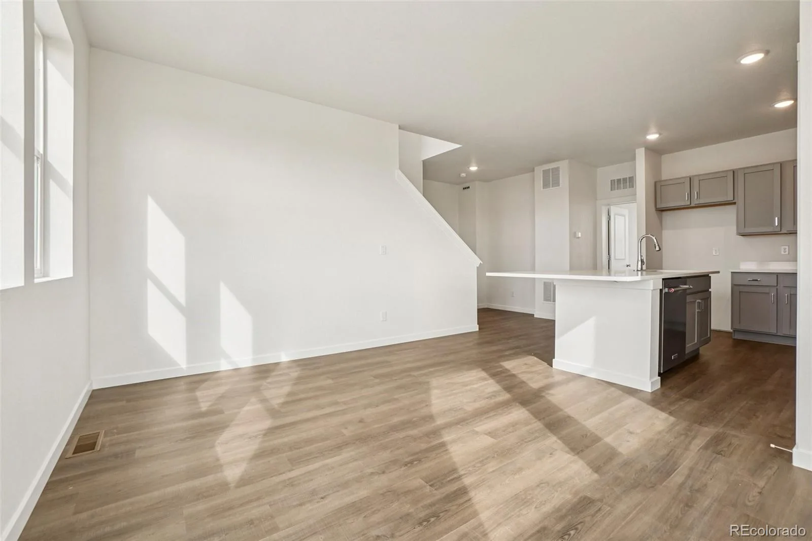 24141 E 54th Place Aurora CO 80019 | MLS #REC1507598 07302026225046 1600 7