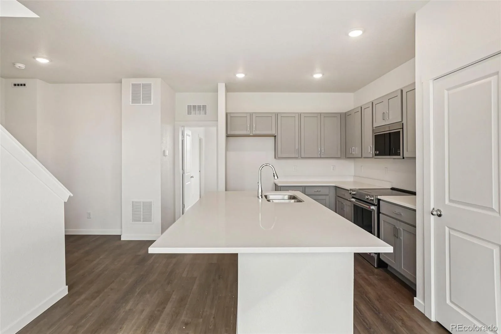 24141 E 54th Place Aurora CO 80019 | MLS #REC1507598 07302026225046 1600 8