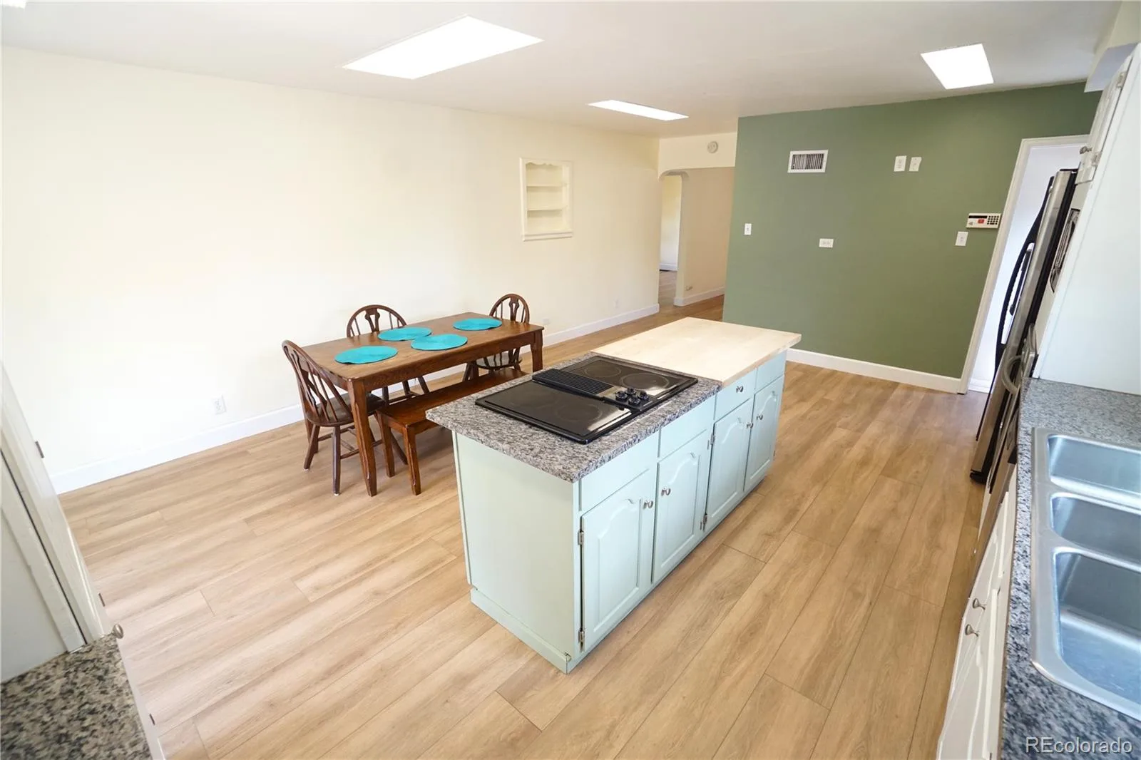 4651 S Washington Street Englewood CO 80113 MLS #REC1508638 06022026112240 1600 12