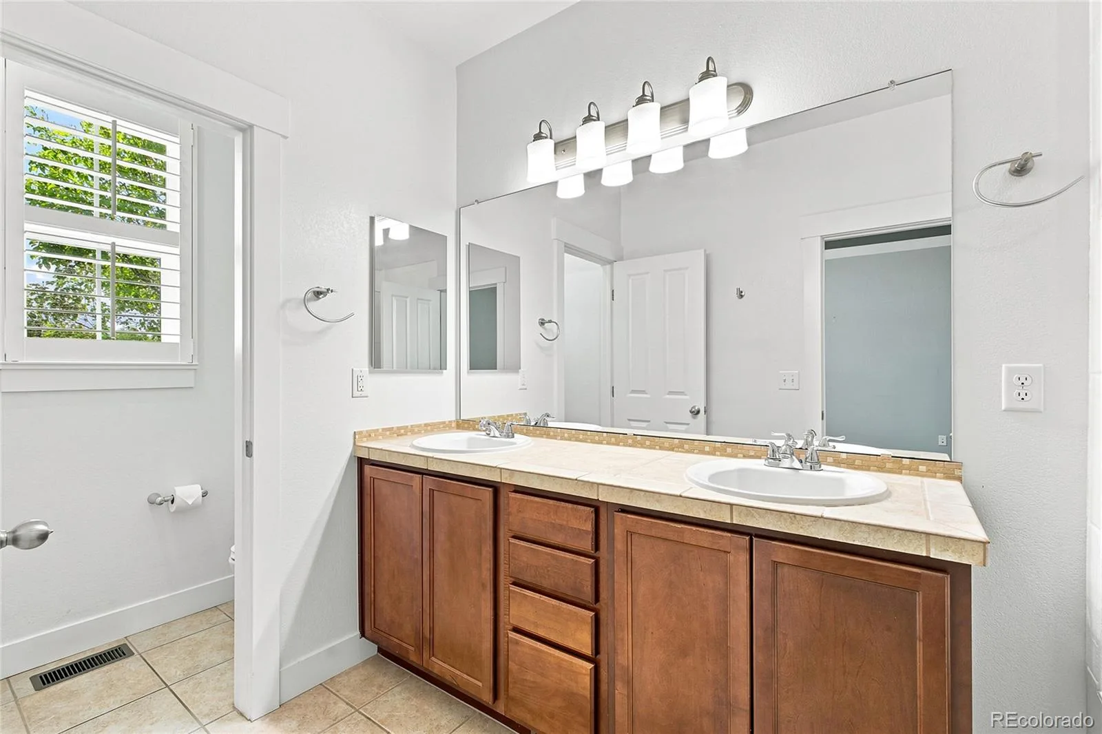 10065 Martin Luther King Boulevard Denver CO 80238 | MLS #REC1509153 07302026125710 1600 19