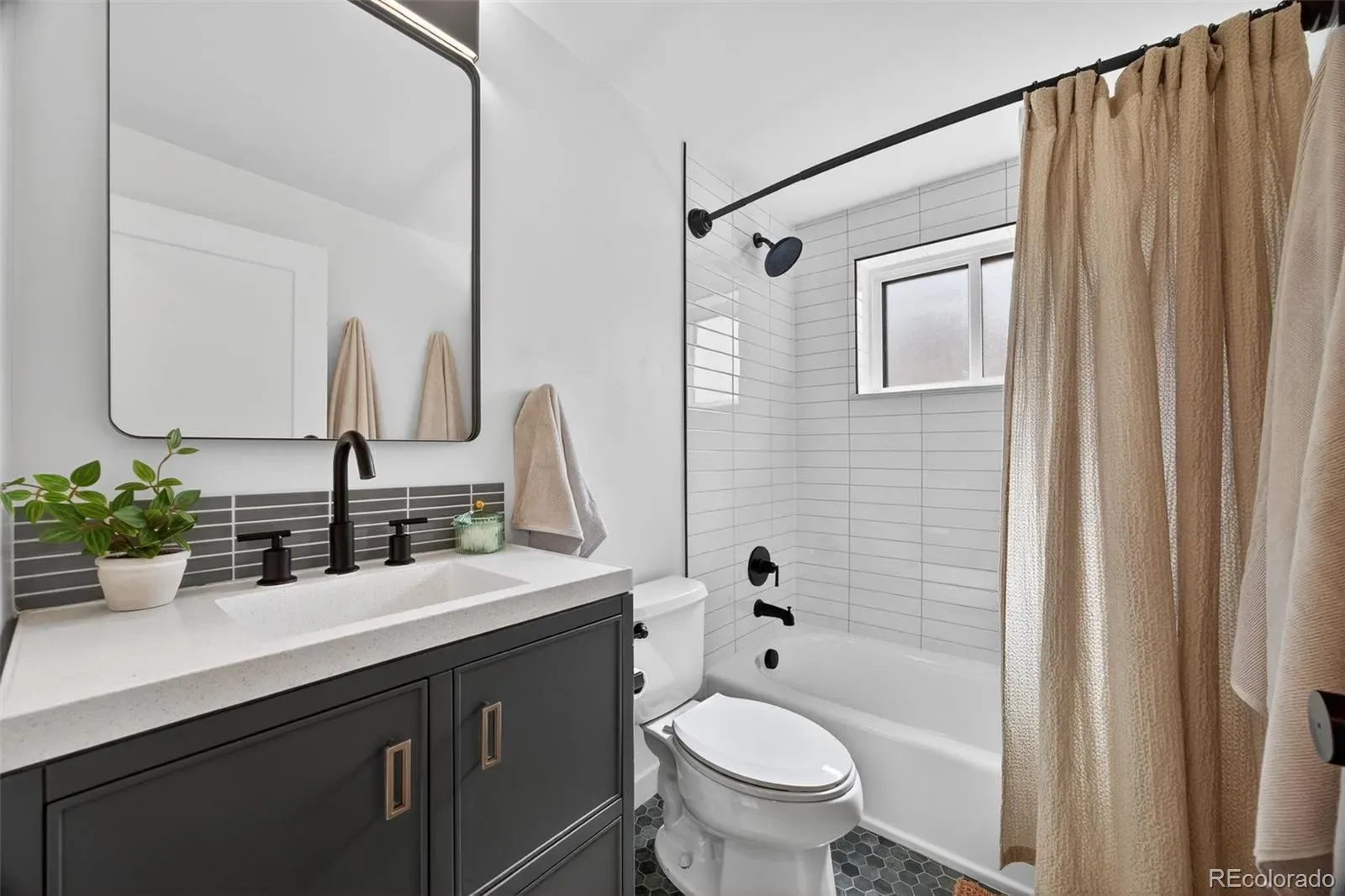 03192026164245 1600 24