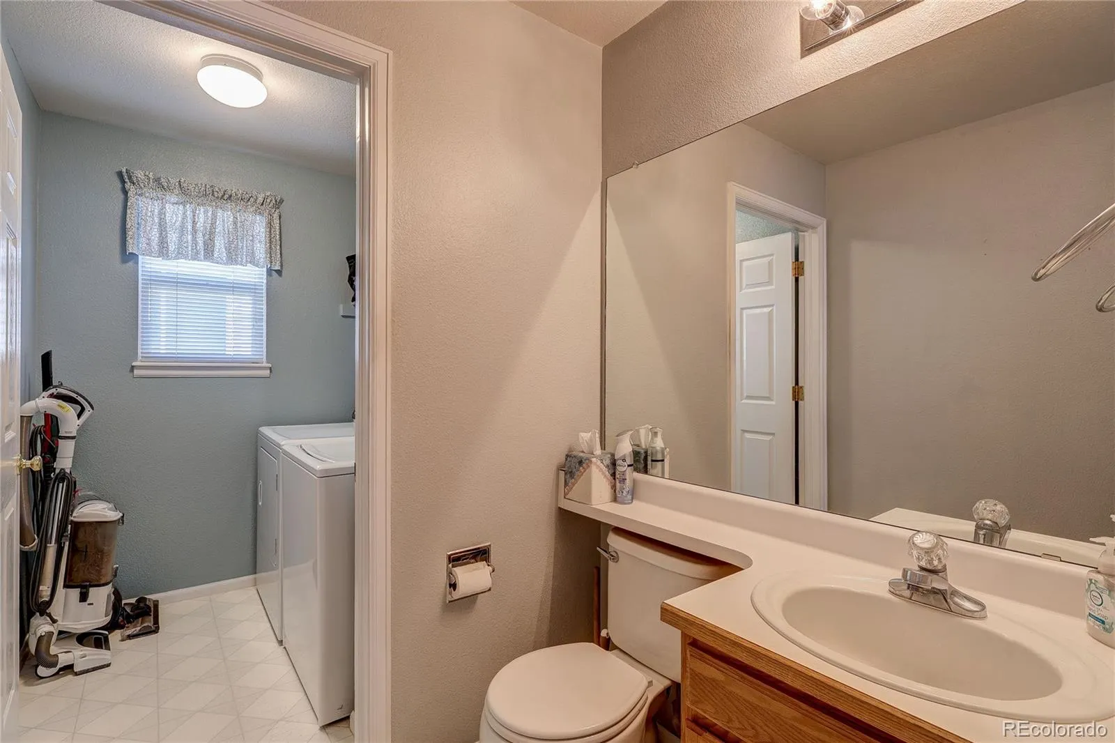 2663 S Howell Street Lakewood CO 80228 MLS #REC1509841 05202026023454 1600 32