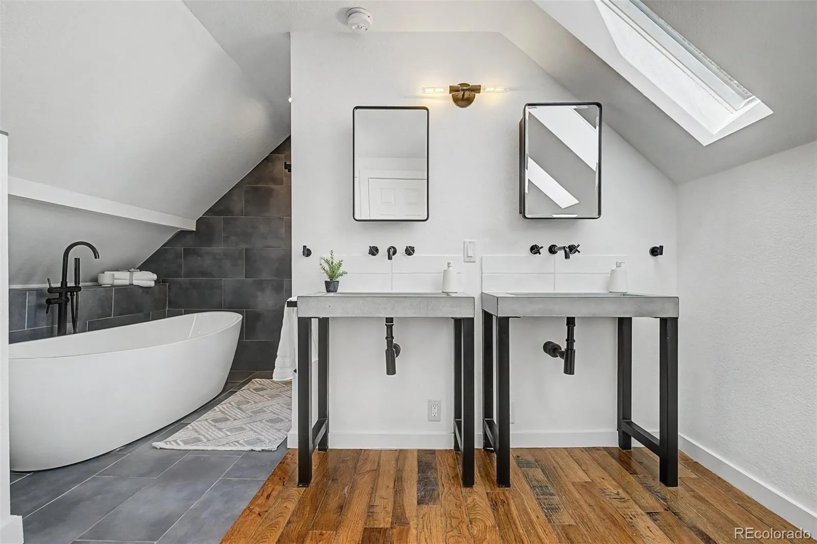 2600 N Vine Street Denver CO 80205 MLS #REC1512297 04252026175300 1600 18
