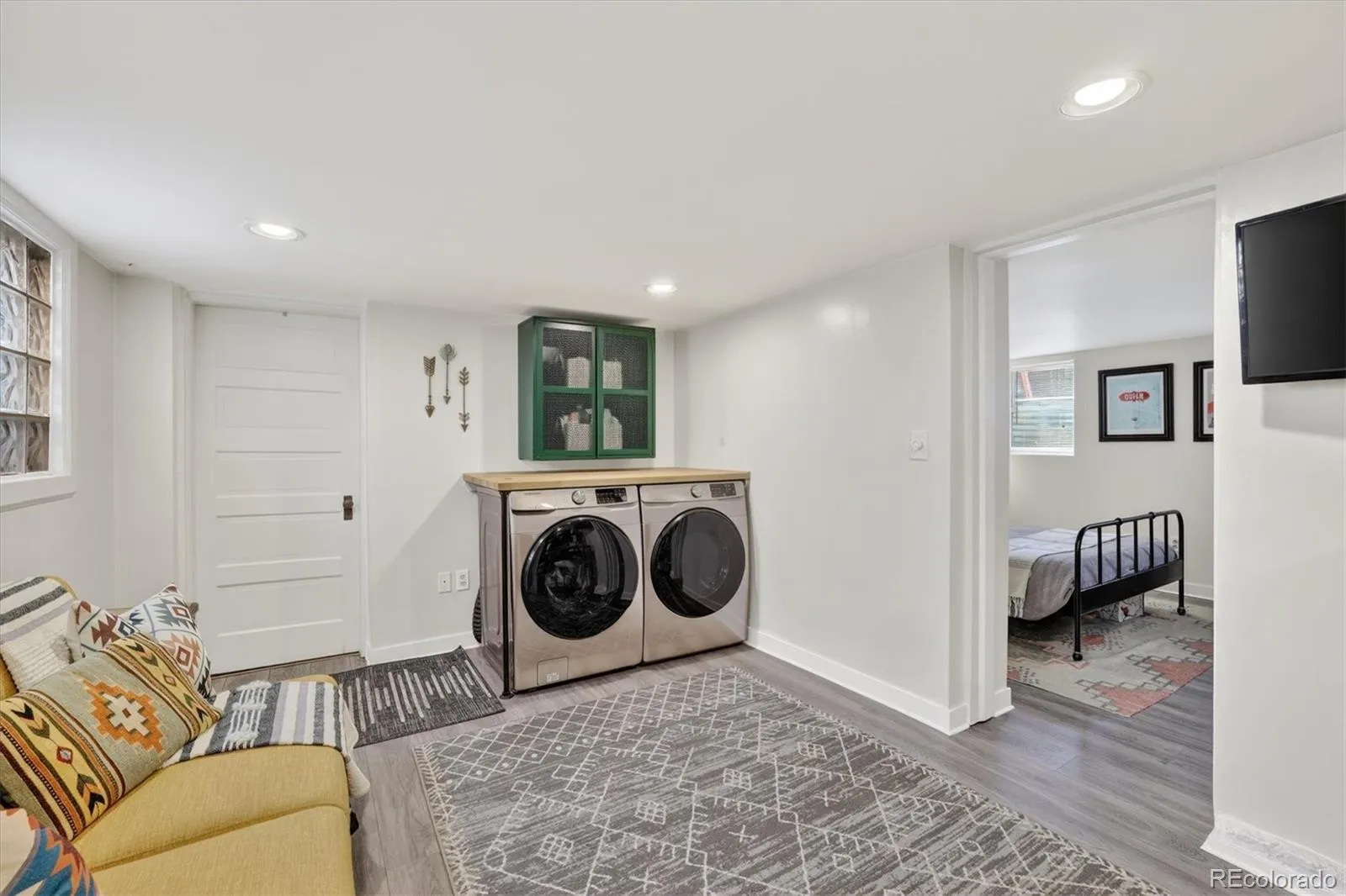 04102026194742 1600 25