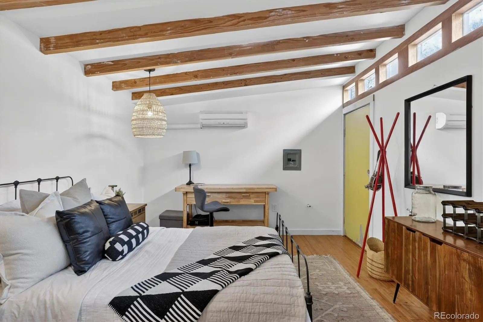 04102026194742 1600 29