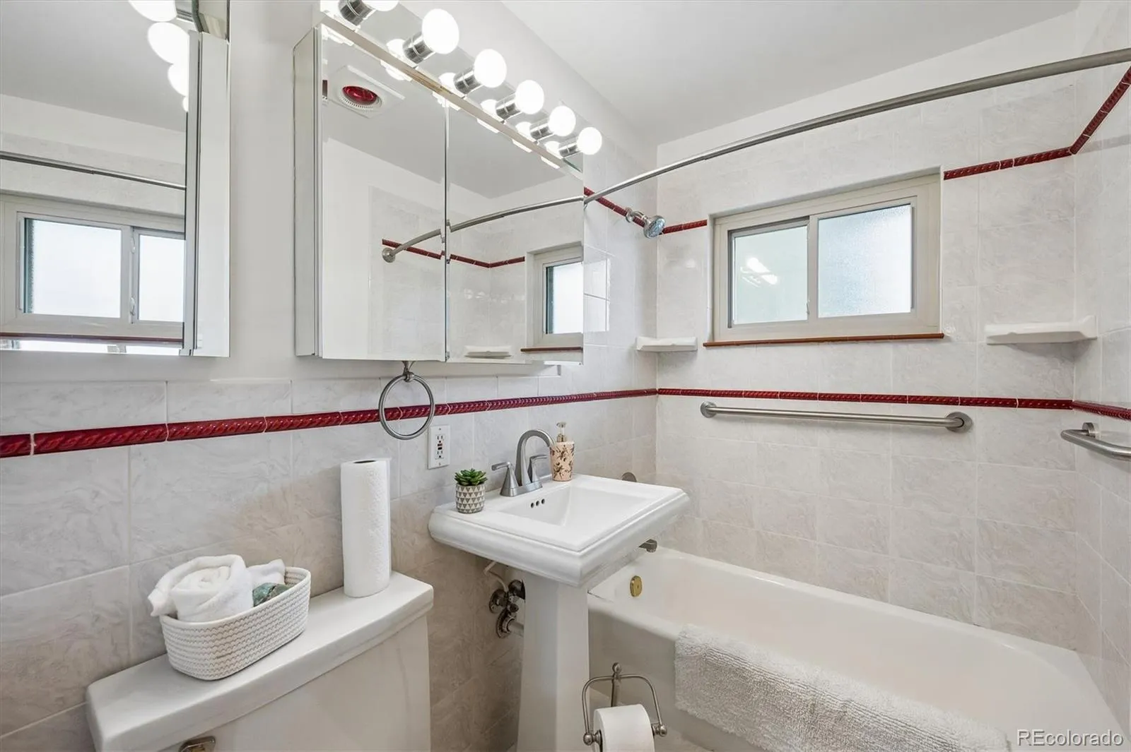 2712 S Vrain Street Denver CO 80236 MLS #REC1515580 05232026092853 1600 12