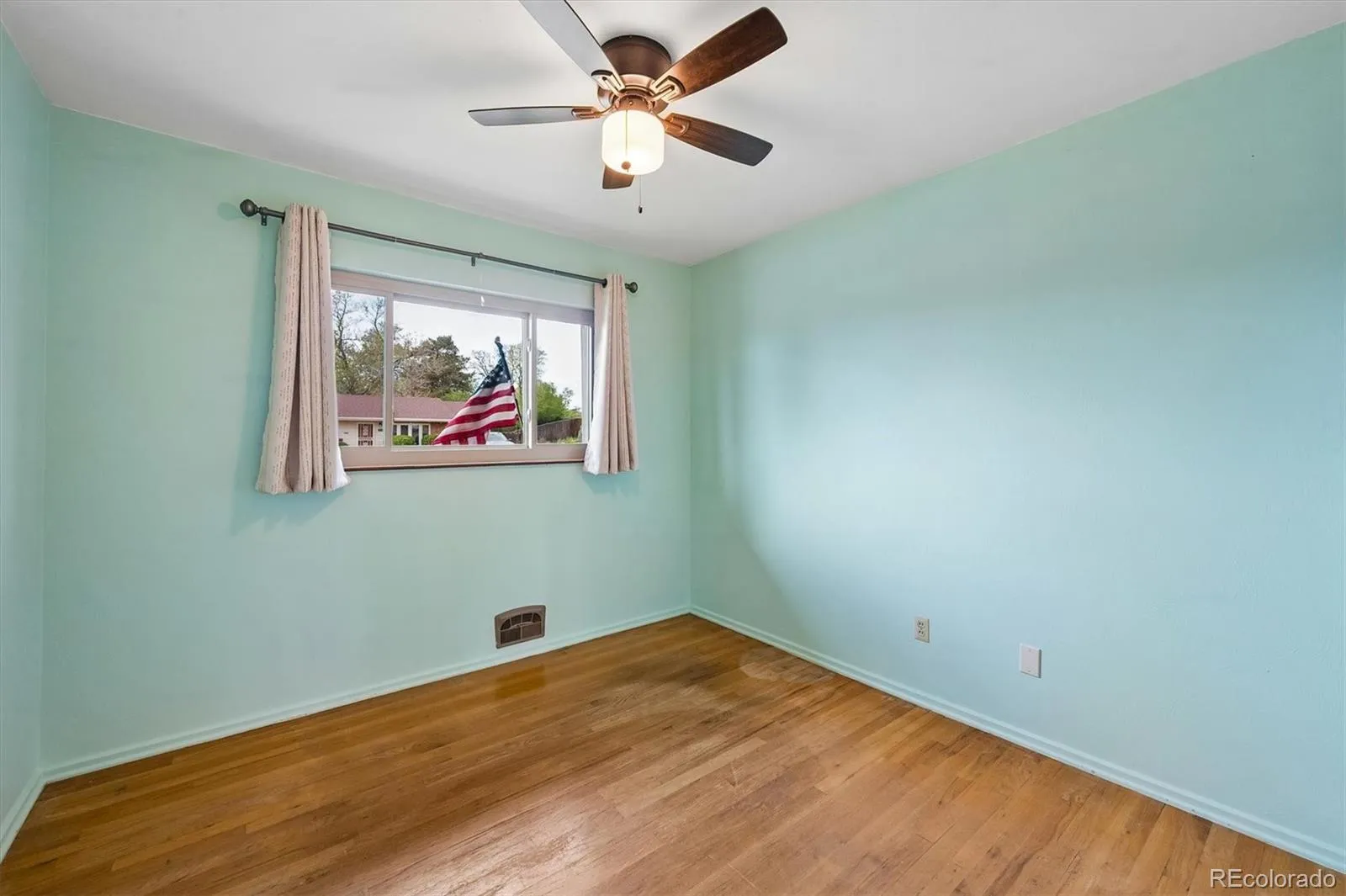 2712 S Vrain Street Denver CO 80236 MLS #REC1515580 05232026092853 1600 15