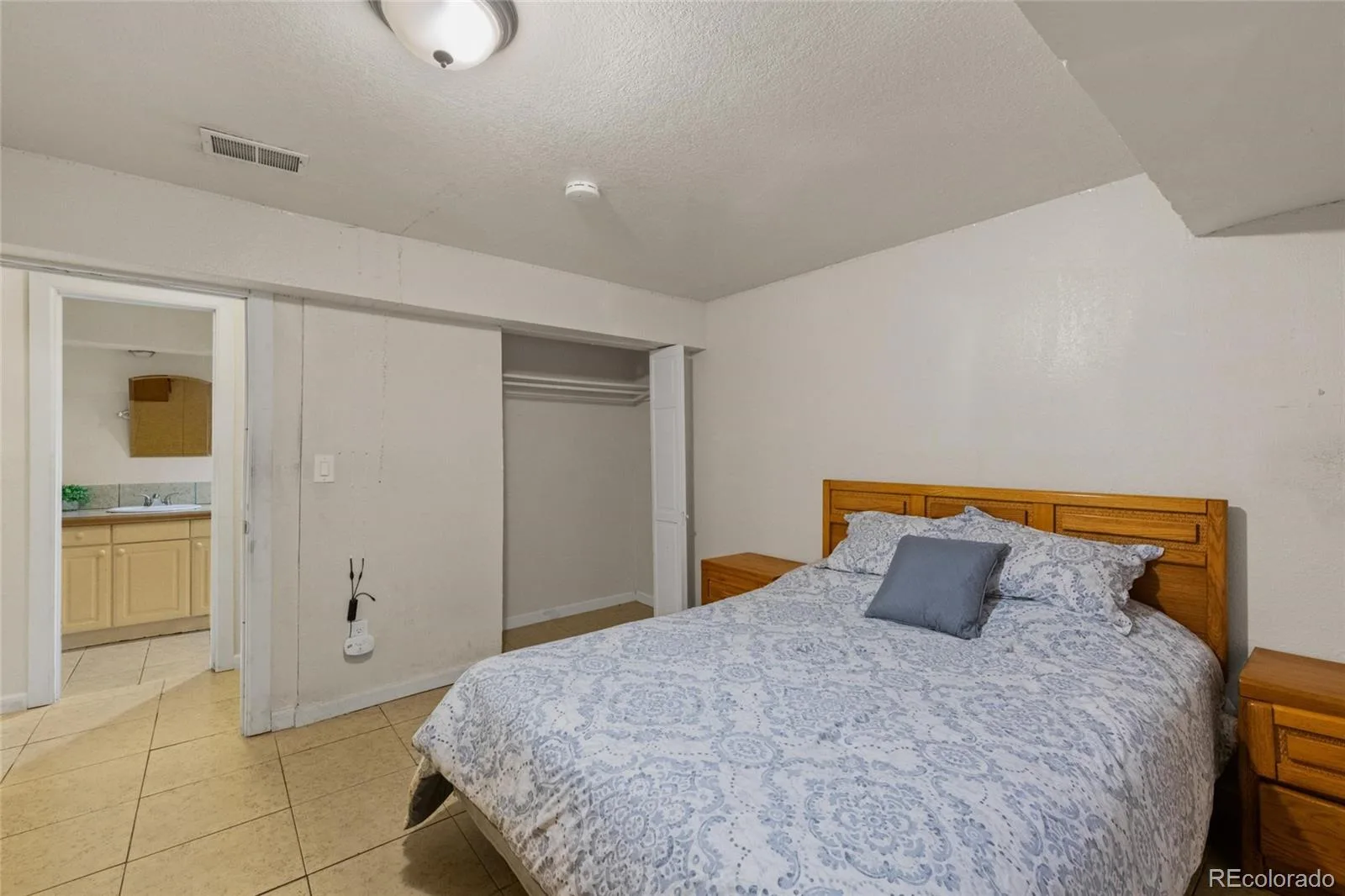 2342 S Troy Street Aurora CO 80014 MLS #REC1517963 06092026235141 1600 30