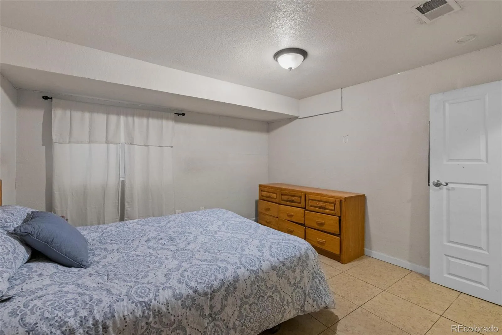 2342 S Troy Street Aurora CO 80014 MLS #REC1517963 06092026235141 1600 32