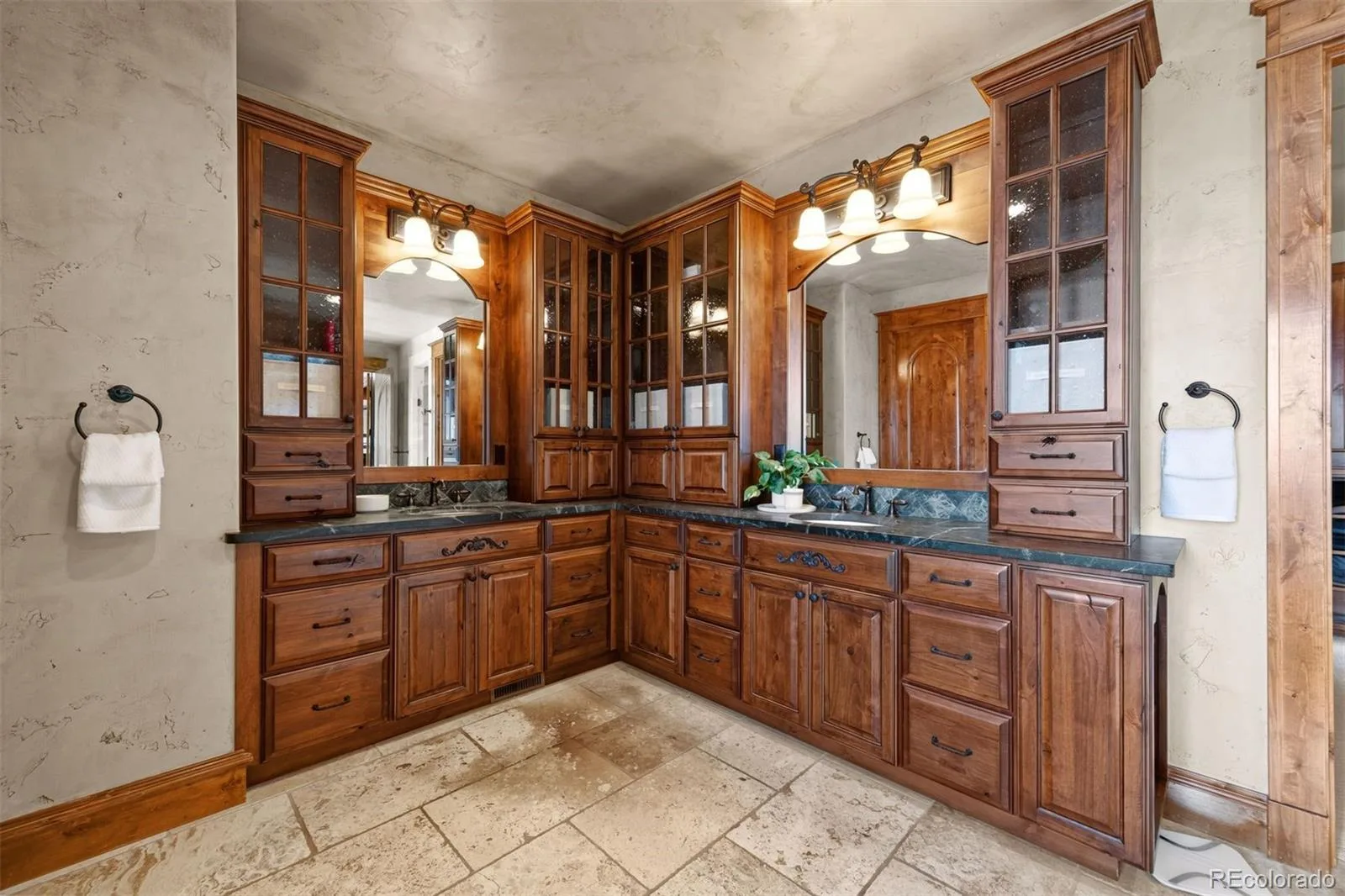 5700 Amber Ridge Drive Castle Pines CO 80108 | MLS #REC1517982 08282026163528 1600 12