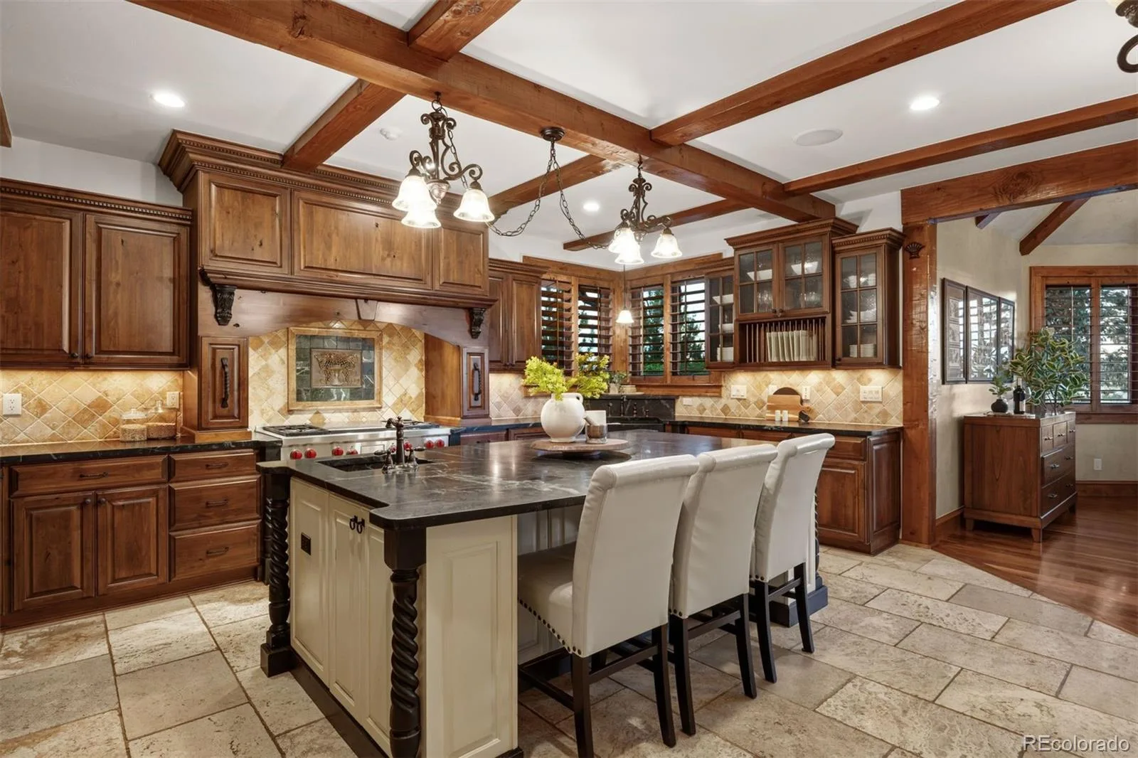 5700 Amber Ridge Drive Castle Pines CO 80108 | MLS #REC1517982 08282026163528 1600 16