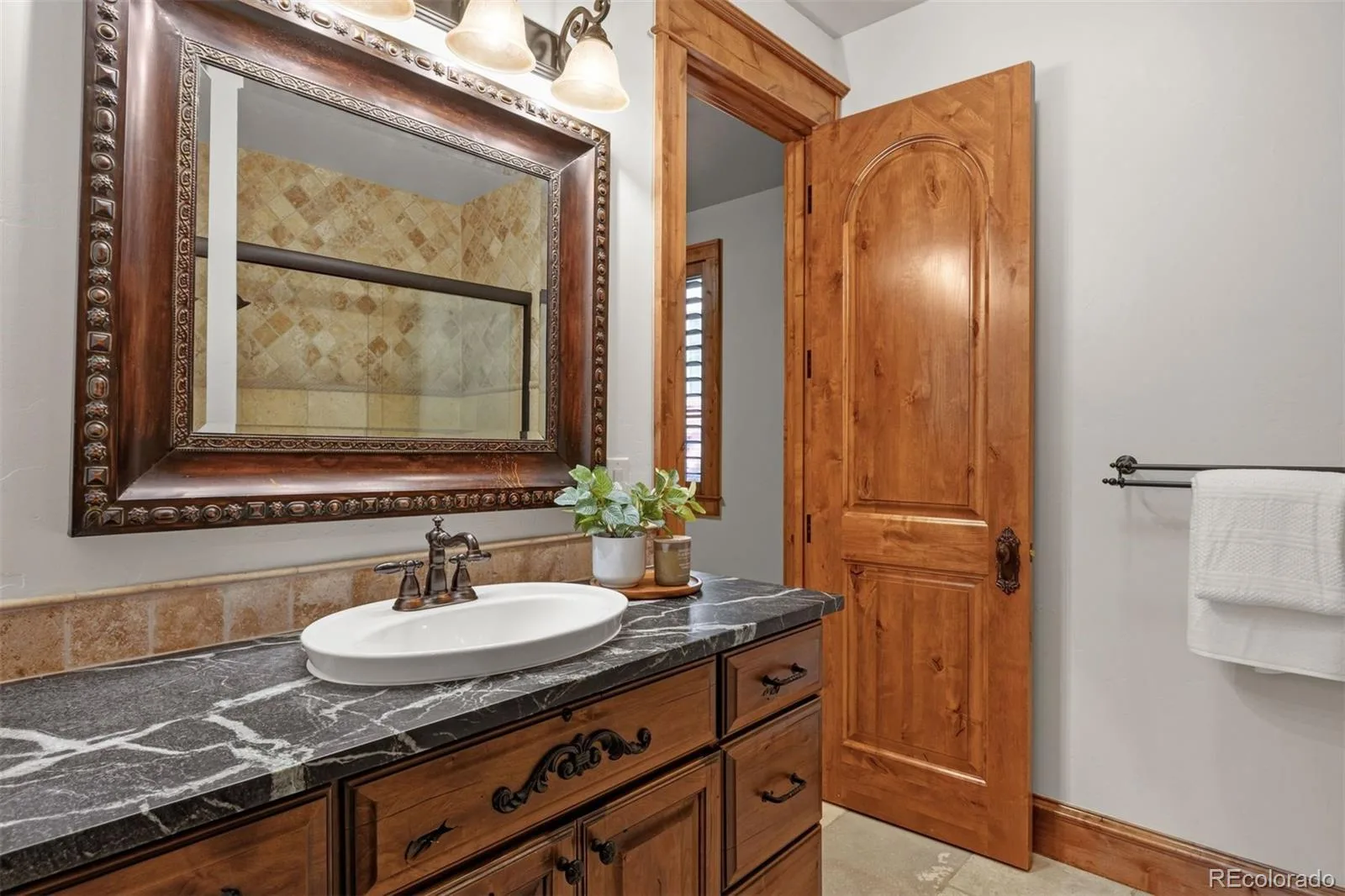 5700 Amber Ridge Drive Castle Pines CO 80108 | MLS #REC1517982 08282026163528 1600 20