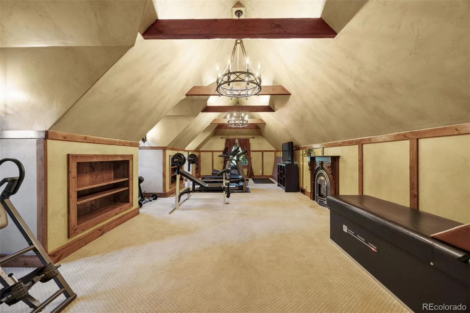 5700 Amber Ridge Drive Castle Pines CO 80108 | MLS #REC1517982 08282026163528 1600 32