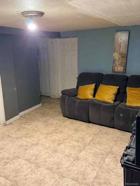 728 Emporia Street Aurora CO 80010 | MLS #REC1519634 07152026024214 800 17